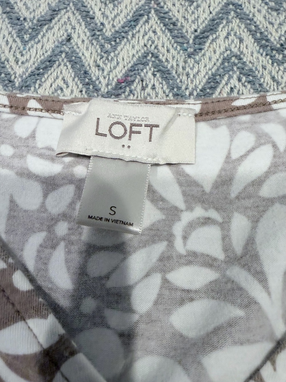 LOFT Taupe & White Leaf-Print V-Neck Mini Dress - Picture 8 of 9
